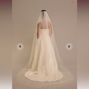 David’s Bridal Ivory Chapel Length Veil